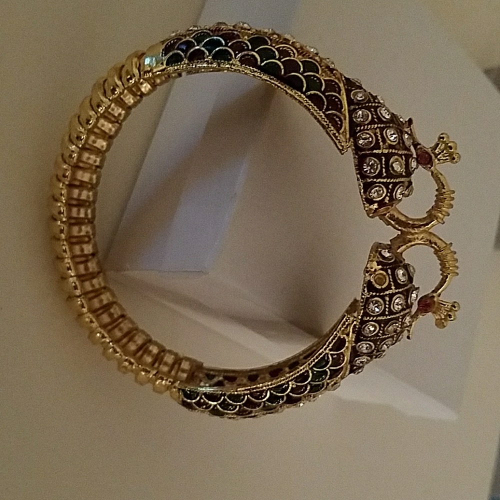 Jewelry - Picture 3 of 3