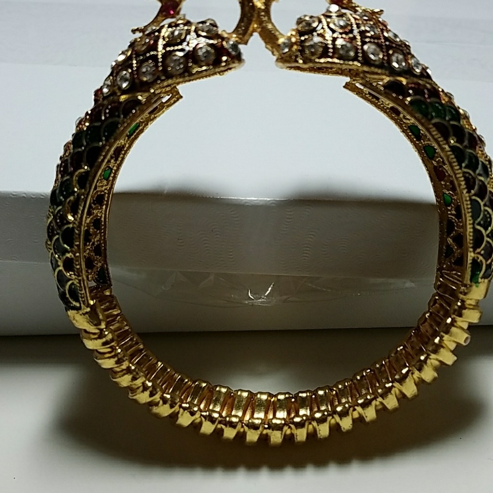 Jewelry - Picture 2 of 3