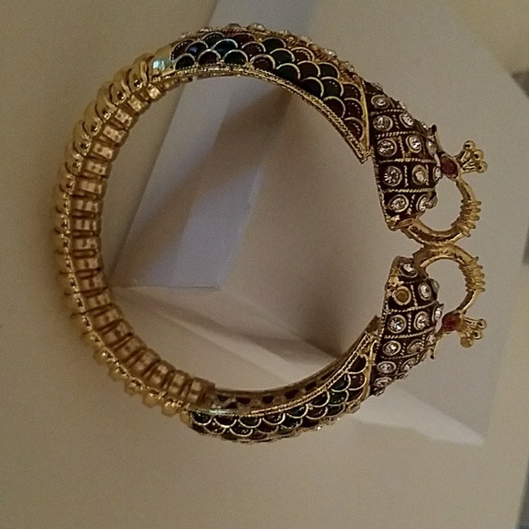 Jewelry - Picture 3 of 3