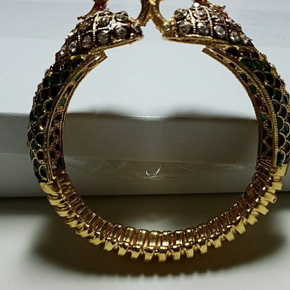 Jewelry - Picture 2 of 3