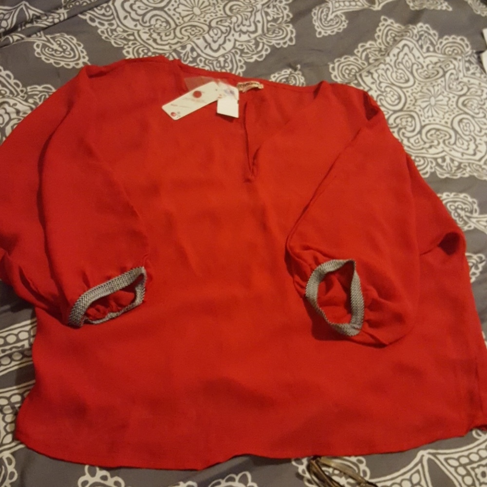 Red 3 quarter-length blouse