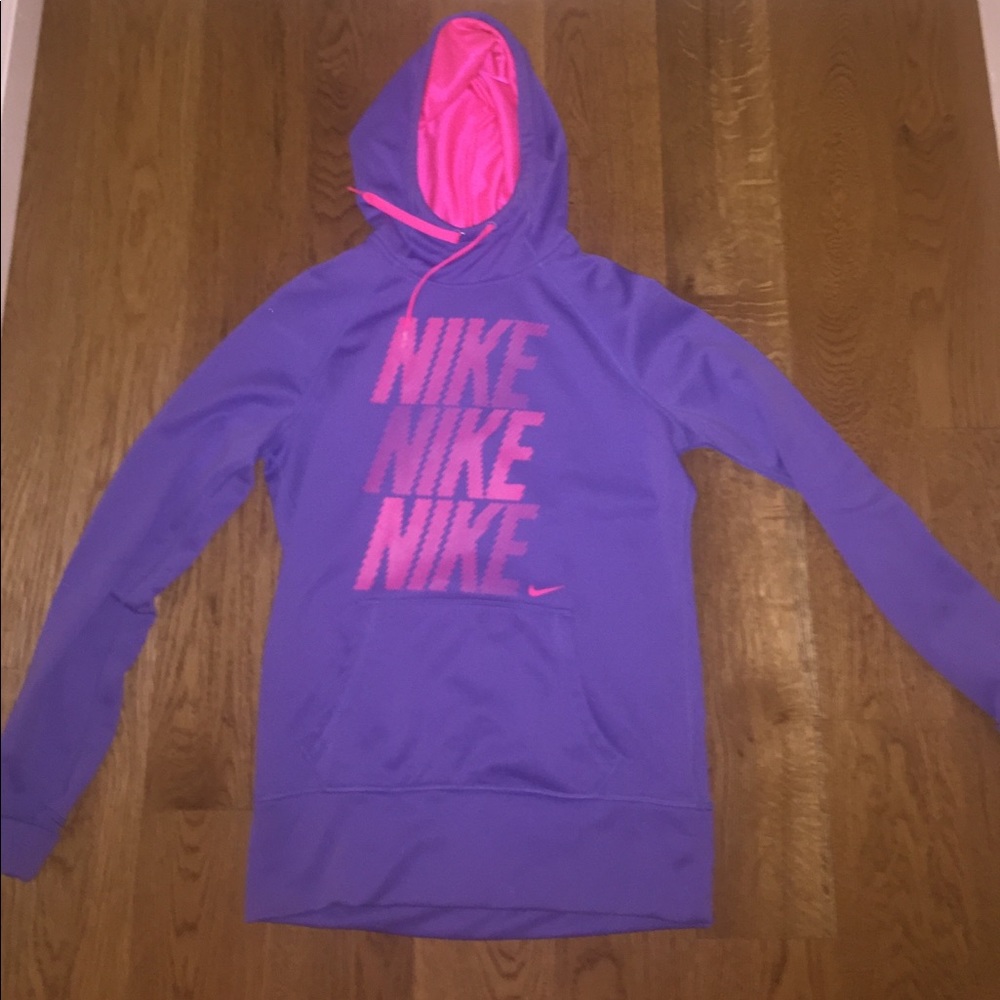 nike sweatshirt