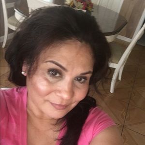 Meet your Posher, Antonia