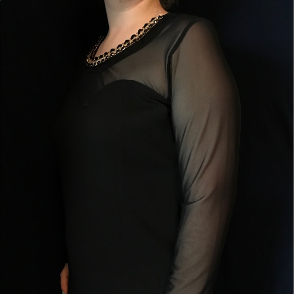 Black top with illusion neckline - Picture 4 of 4