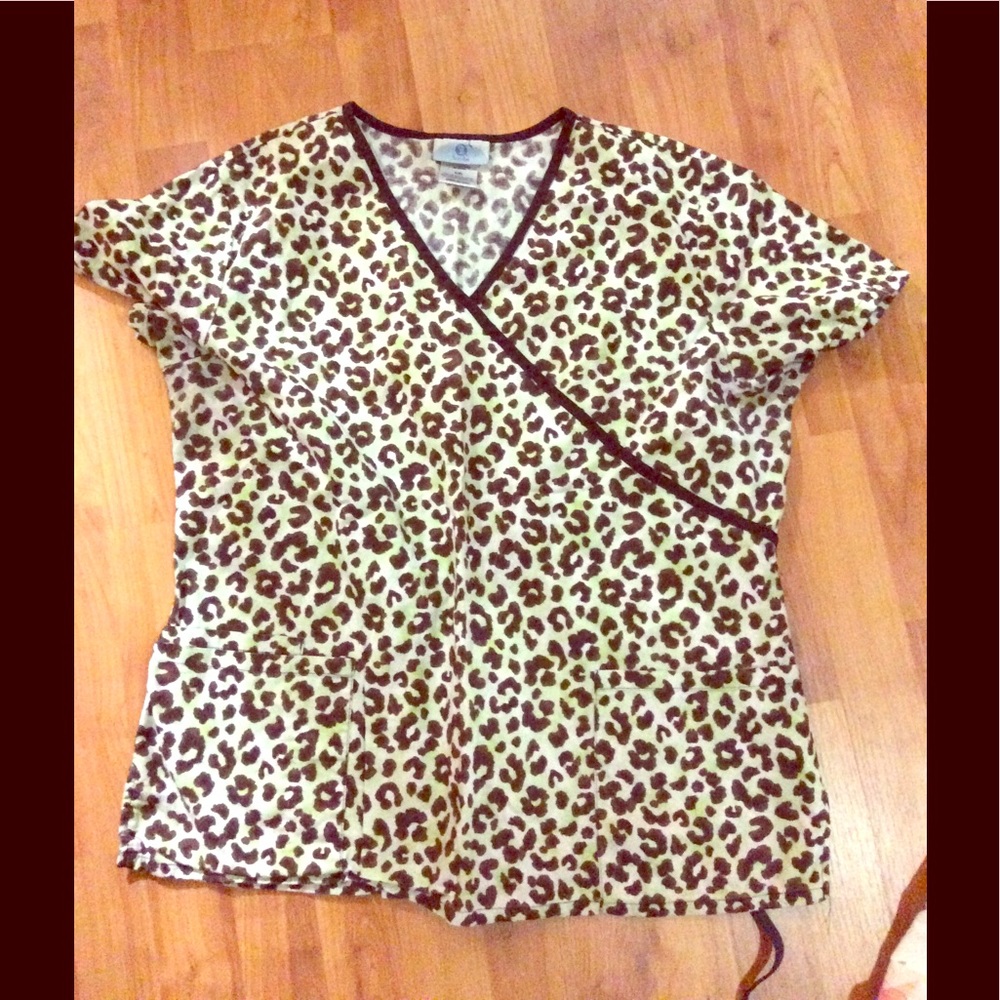 Lg scrub top