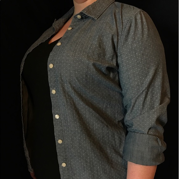 Button up chambray with subtle polka dots - Picture 1 of 2