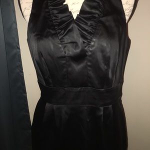 EUC Taylor Ruffle V-Neck Dress in Black, Size 10
