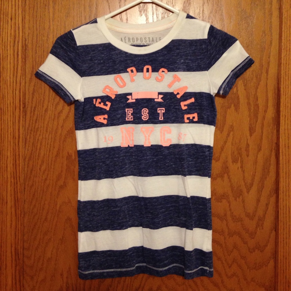 Aeropostale graphic tee