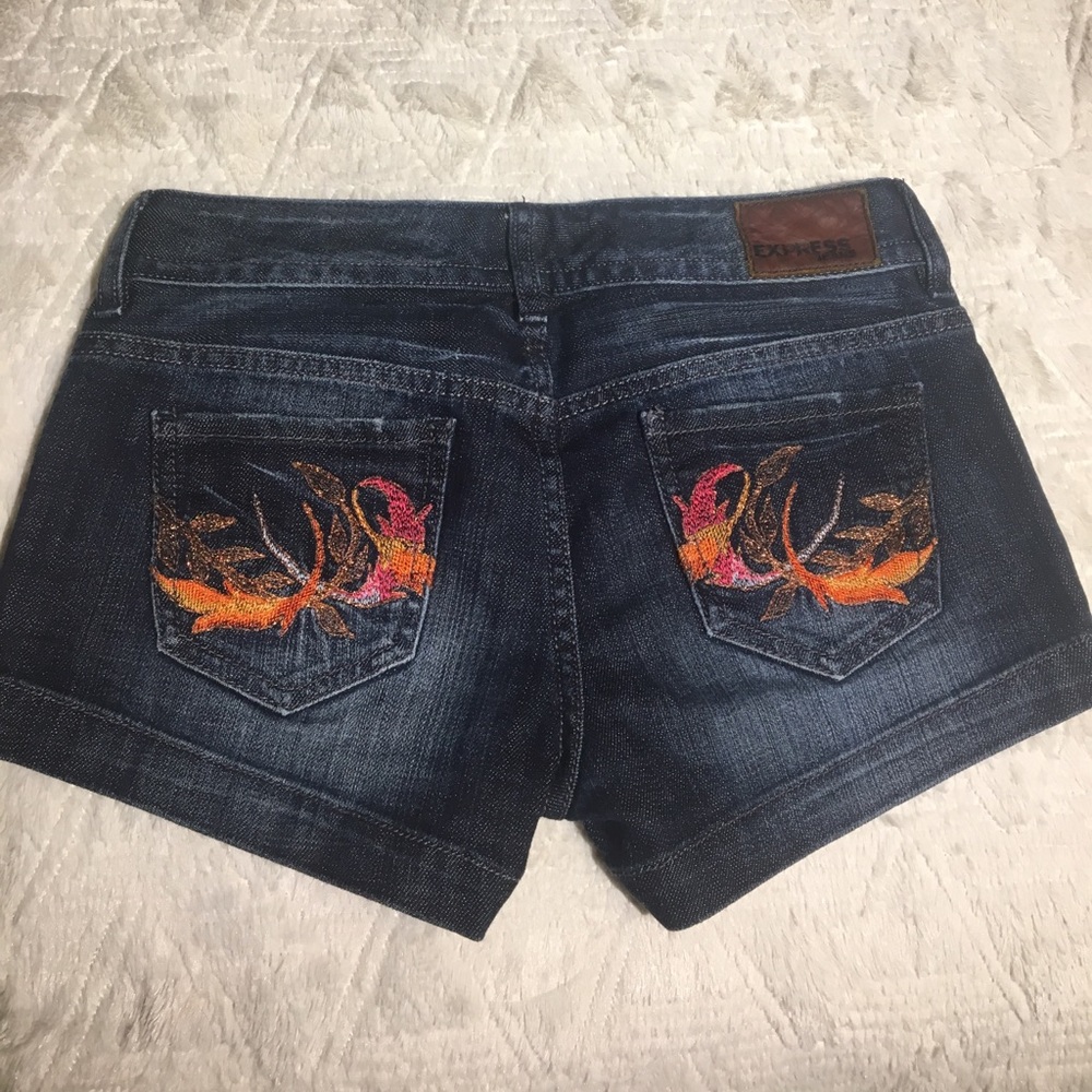 Express Shorts