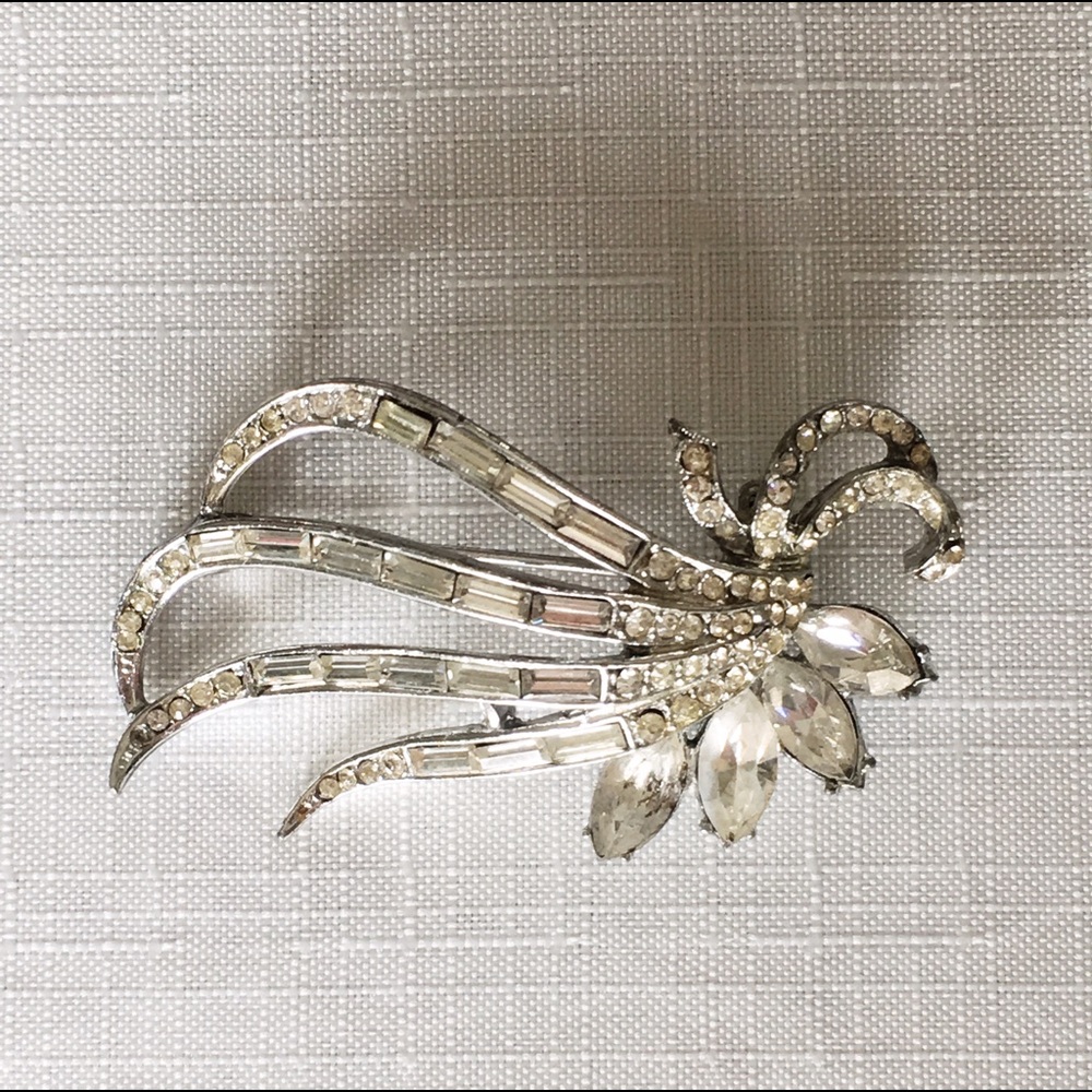 Vintage inspired brooch.