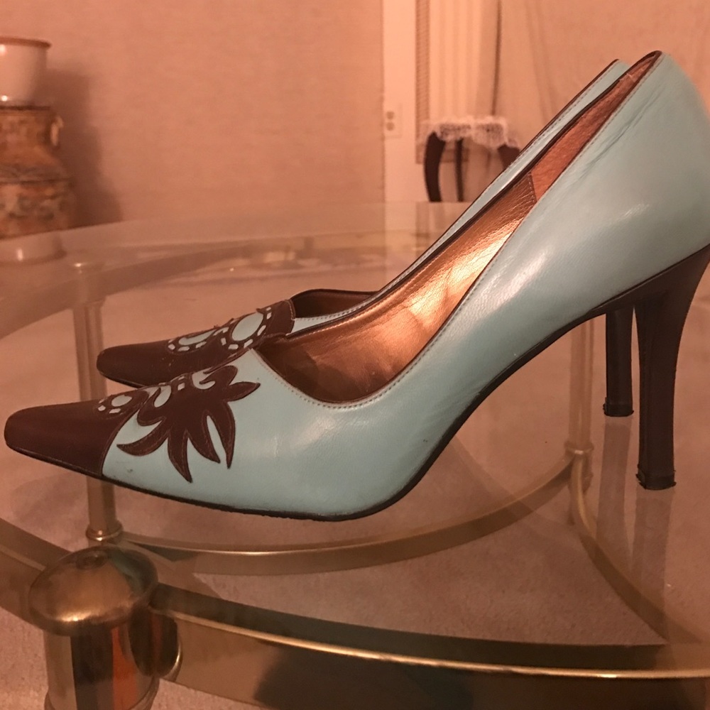 Pointy heels: turquoise and brown