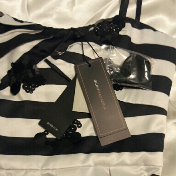 BCBGMAXAZRIA DRESS - Picture 5 of 6