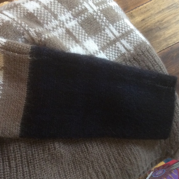 Urban Outfitters Gunner Plaid Pullover Sweater - Picture 6 of 6