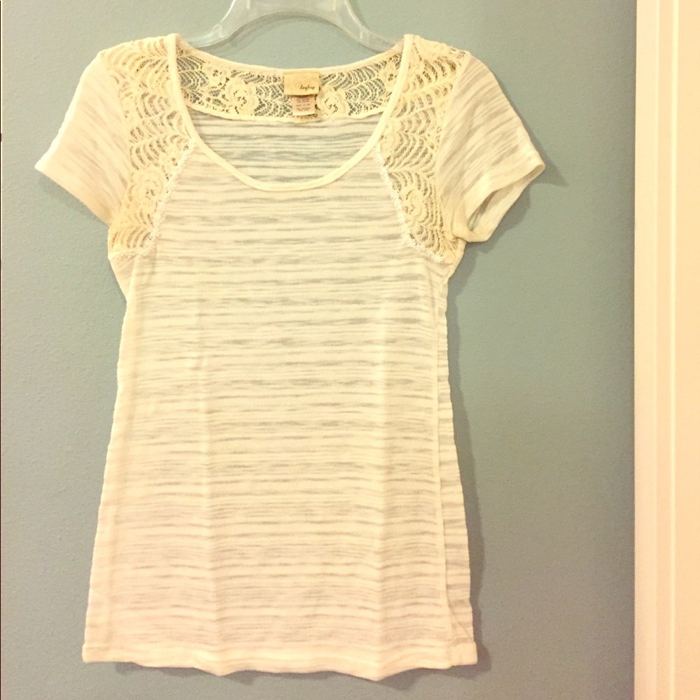 White lace tee