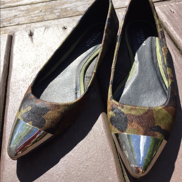 Messeca New York Camo Pony Hair Jacqueline Flat - Picture 3 of 5