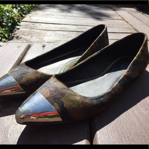 Messeca New York Camo Pony Hair Jacqueline Flat - Picture 4 of 5