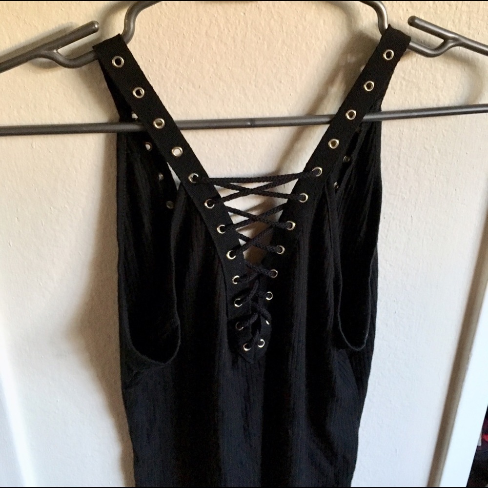 ❌SOLD❌LF Emma and Sam Lace Up Bodysuit - Picture 2 of 3