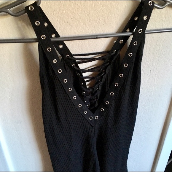 ❌SOLD❌LF Emma and Sam Lace Up Bodysuit - Picture 3 of 3