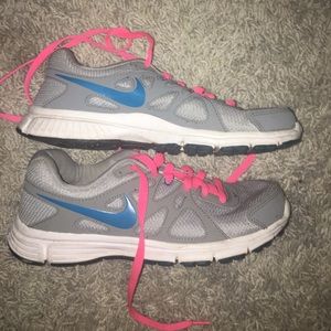 nike revolution 2 shoes