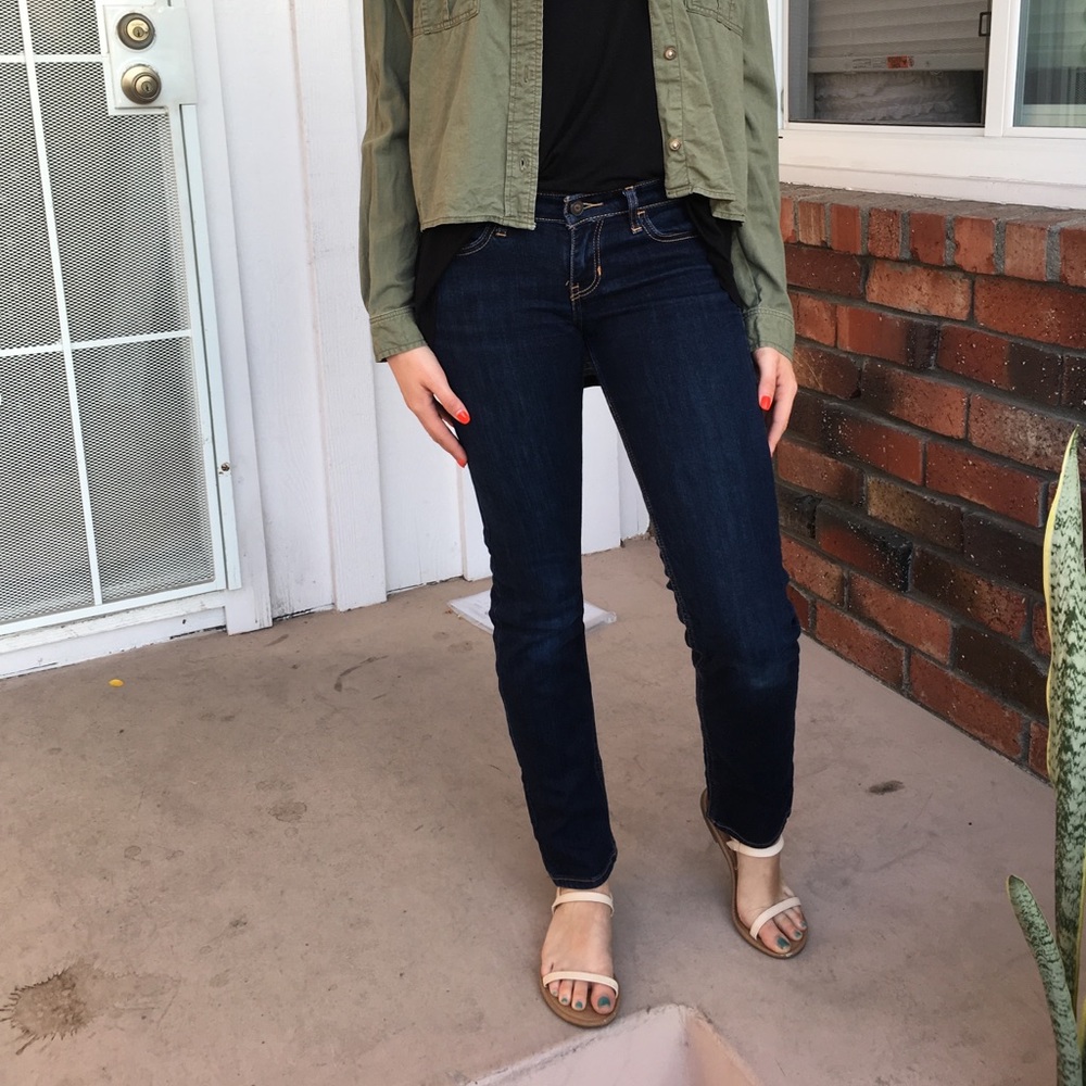 Hollister Dark Wash Jeans (W 36 L 32)