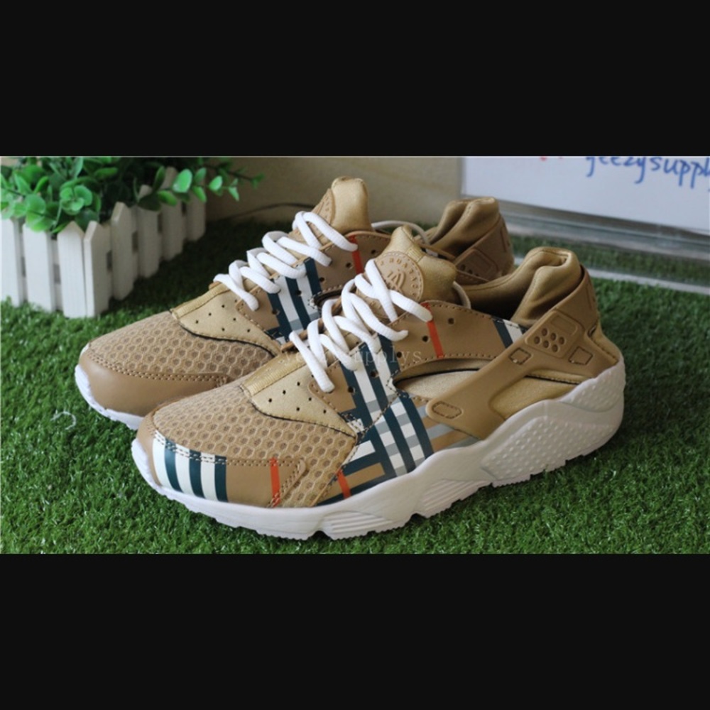 Burberry huaraches brand new!