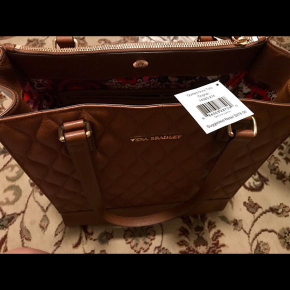 🚫SOLD🚫🎉HP🎉 Vera Bradley Quilted Tote - Picture 6 of 7
