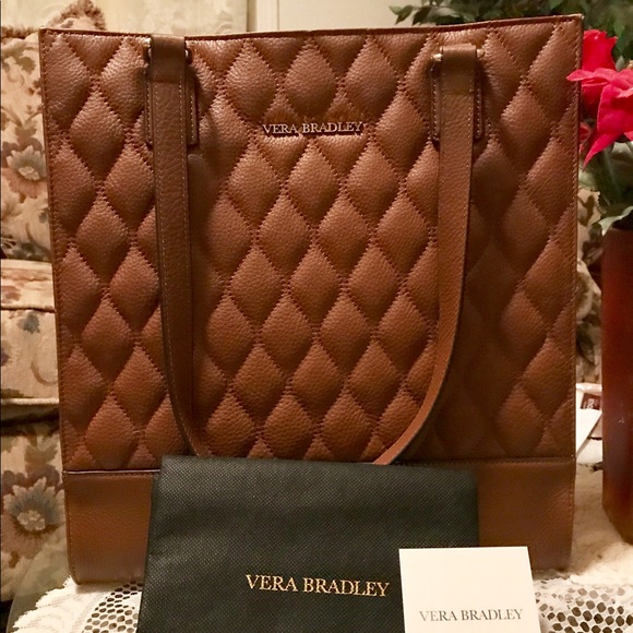 🚫SOLD🚫🎉HP🎉 Vera Bradley Quilted Tote - Picture 5 of 7