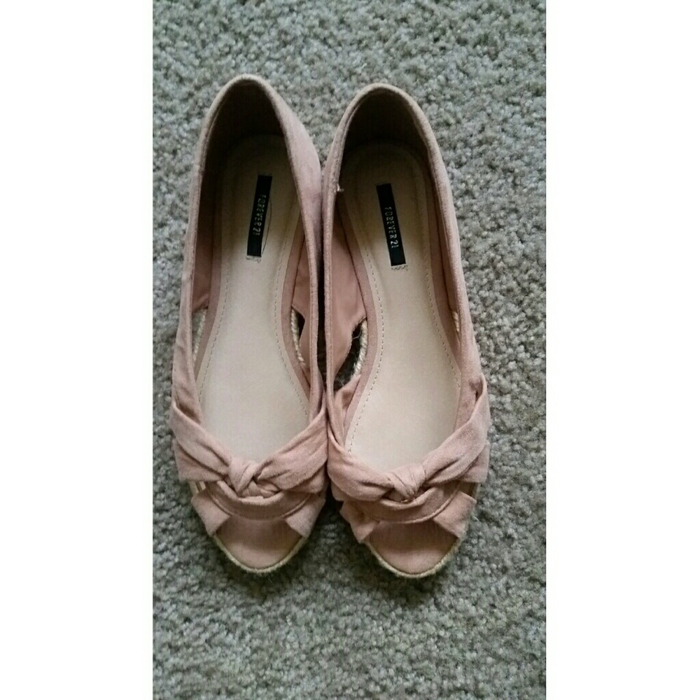 Espadrilles - Picture 2 of 3