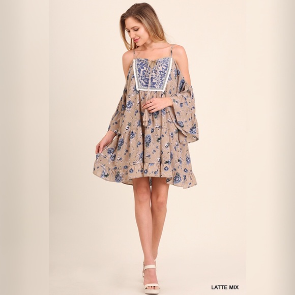 🔴SALE🔴Bohemian  Floral Print Cold Shoulder Dress - Picture 3 of 6