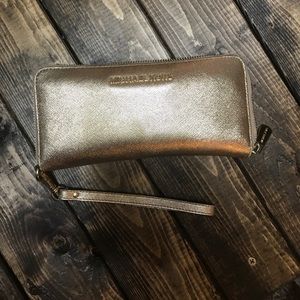 Michael Kors jet set wallet