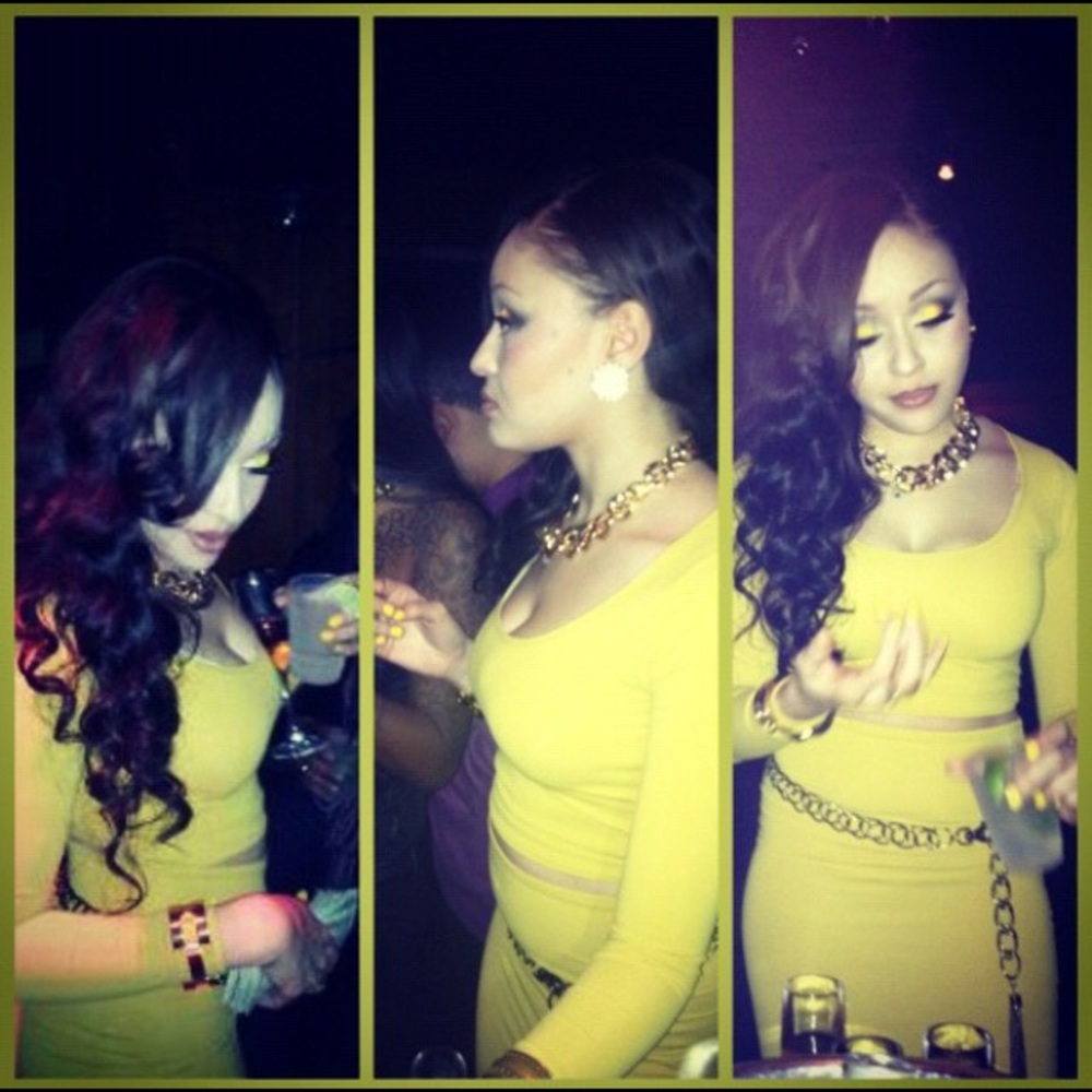 Yellow two piece - Picture 2 of 7