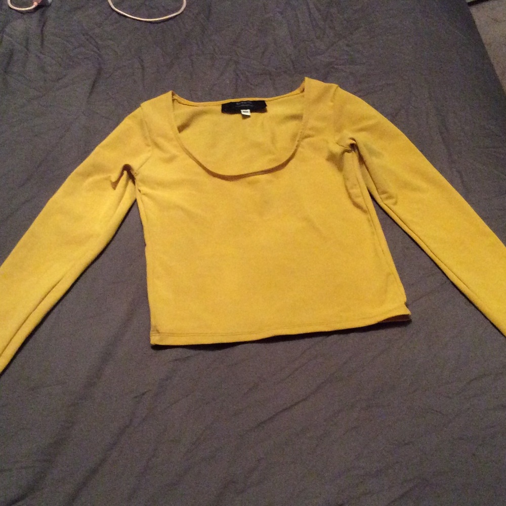 Yellow two piece - Picture 6 of 7