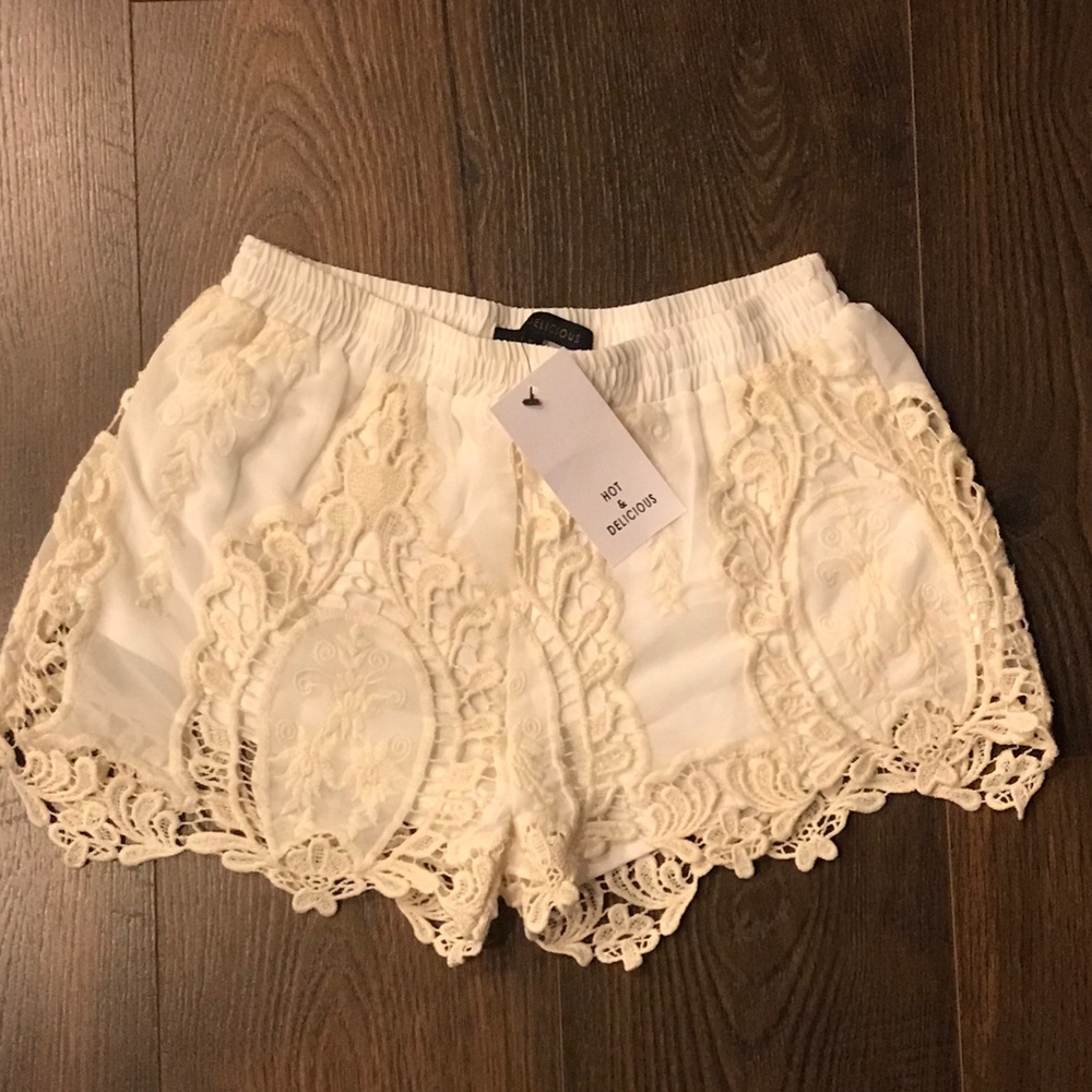 STUNNING Lace Boutique Shorts