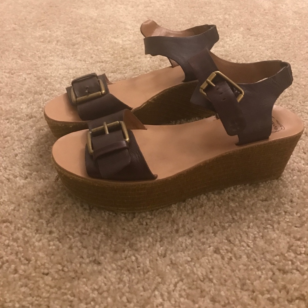 Used sandals Lucky Brand. Dark brown
