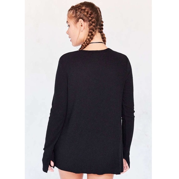 NWT Urban Outfitters Ribbed Knit V Neck - Picture 2 of 2