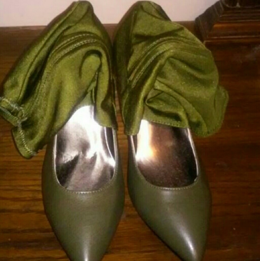 Similar to boot heels