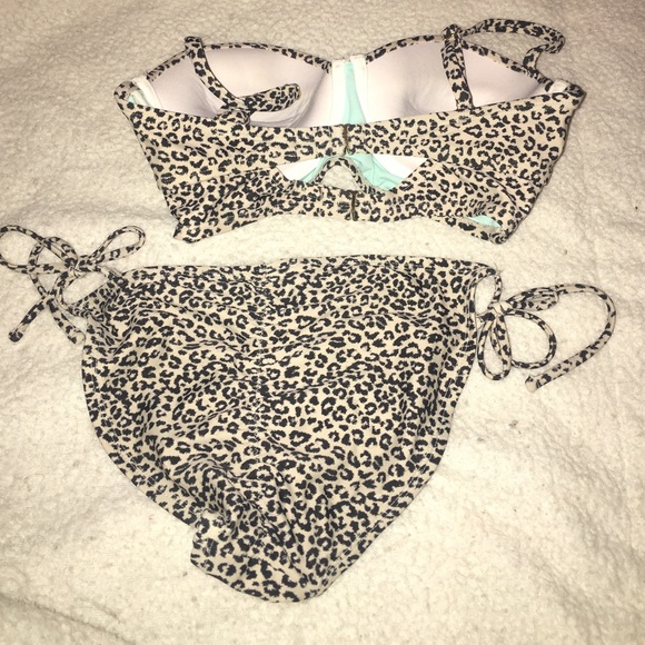 Cheetah print bikini - Picture 2 of 2