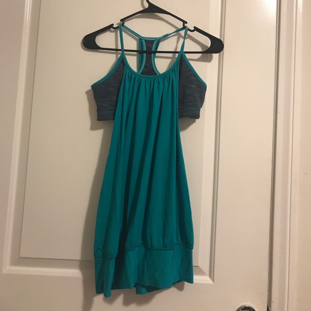 Size 8 Lululemon tank with built in sports bra!