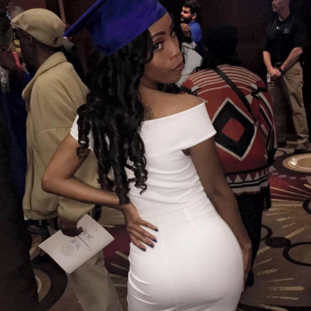 Meet your Posher, Danyelle