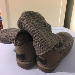 Grey knit uggs