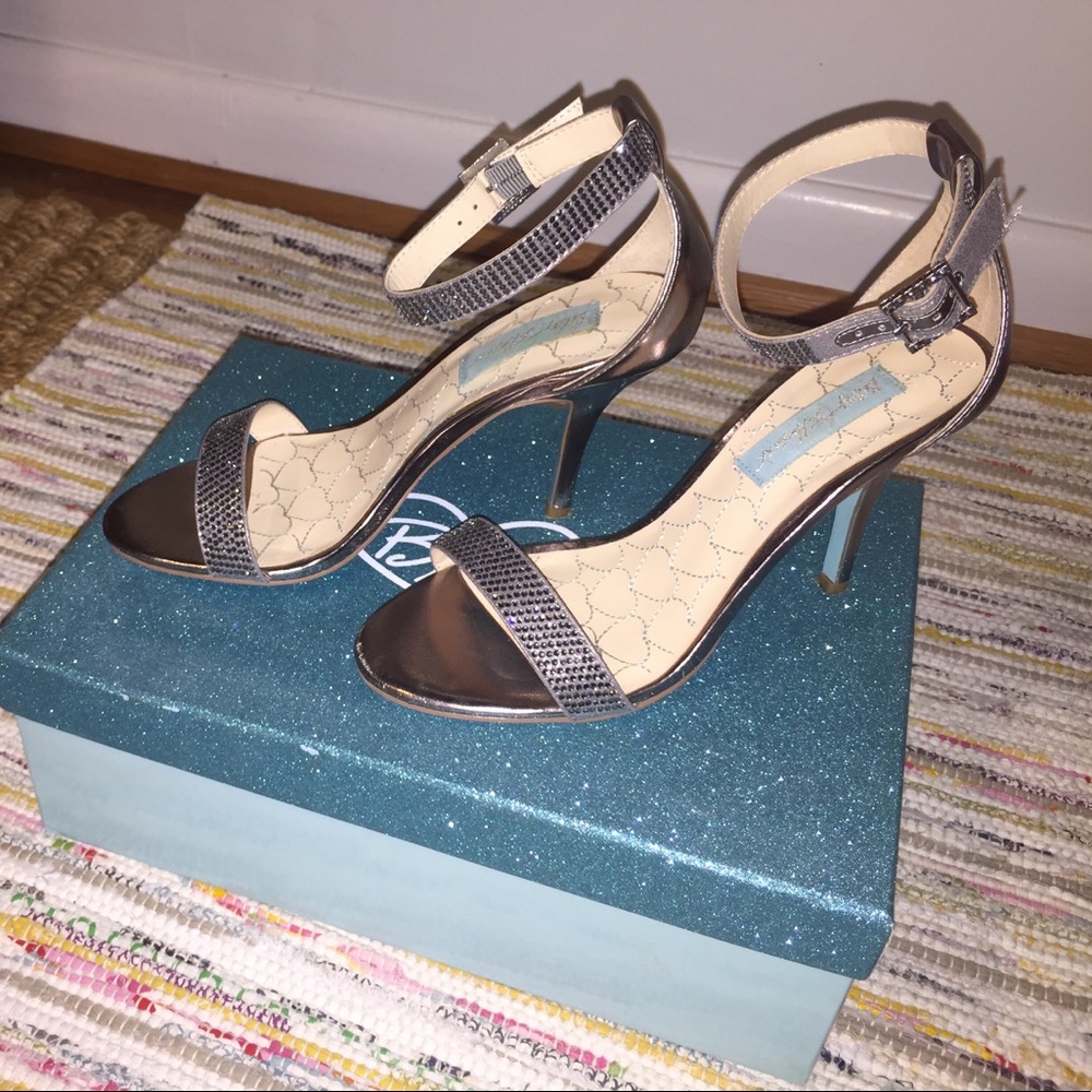 Betsey Johnson Pewter Silver Rhinestone Sandals