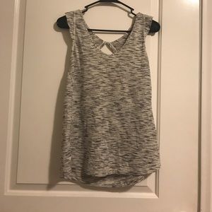 Size 8 Lululemon tank with open back!