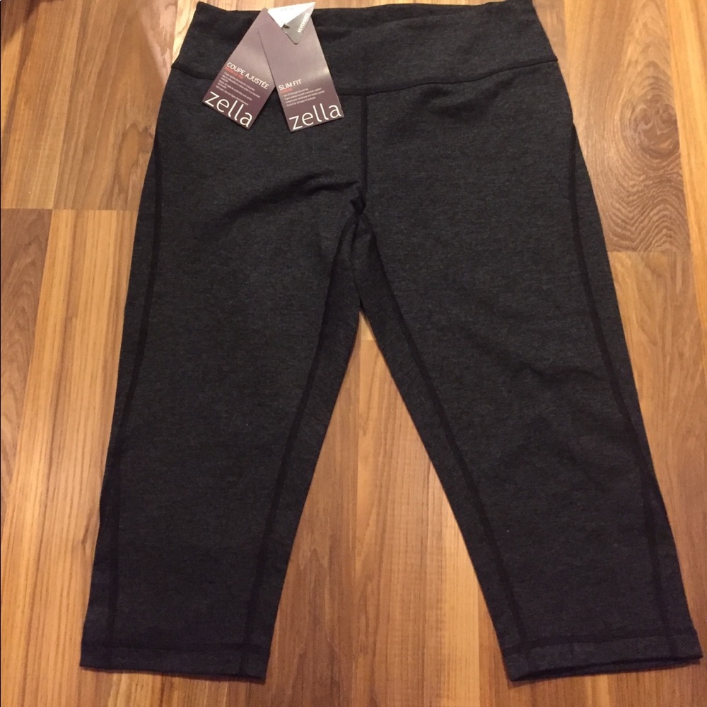Zella Slim Fit Reversible Live-In Capri Legging!