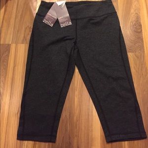 Zella Slim Fit Reversible Live-In Capri Legging!