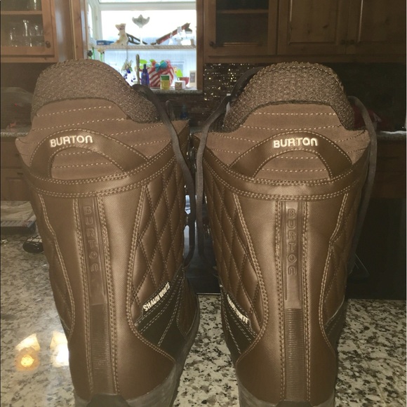 Snowboarding boots main image 3