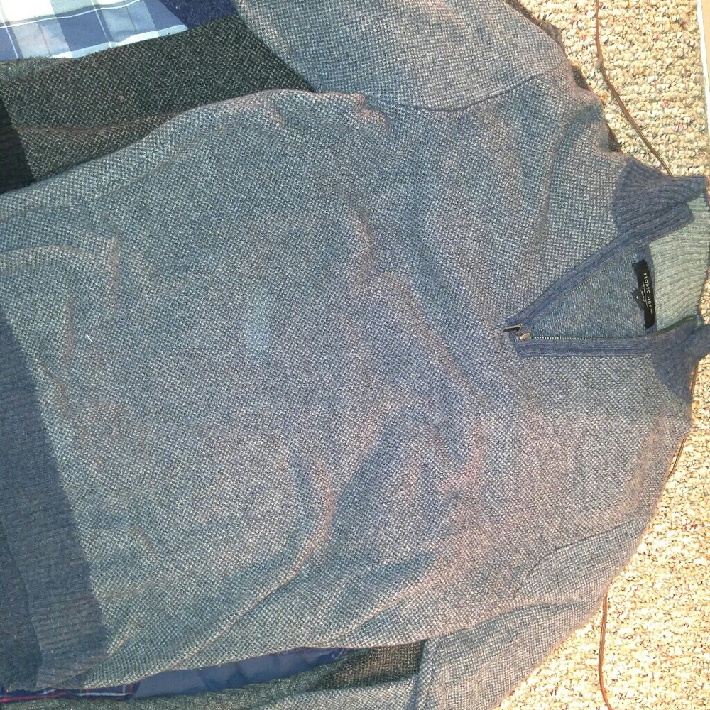 2 mens sweaters. Pronto Uomo