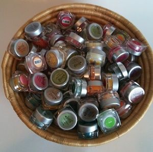 16 Scentsy Mini Wax Testers (Unused)