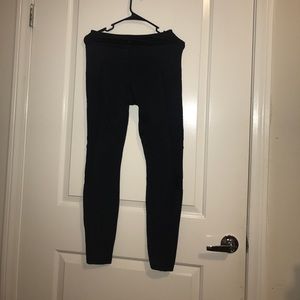 Size 6 Lululemon leggings in dark dark navy!!