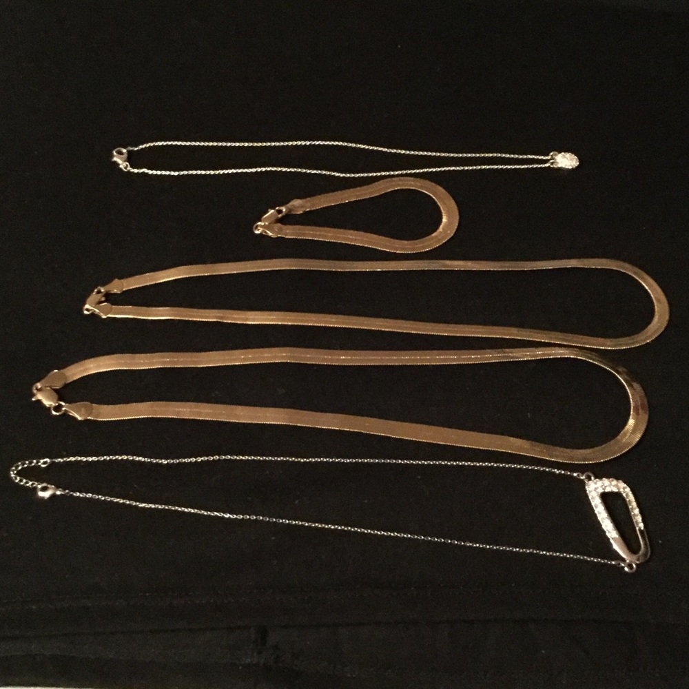 Necklace lot