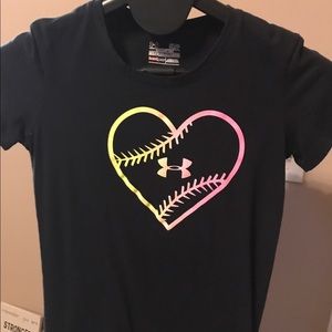 Semi-fitted UA t-shirt